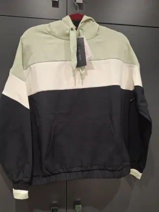 Conjunto deportivo AMISU mujer verde y blanco