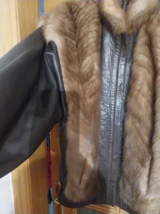 Chaquetón Piel y Pelo Marrón.
