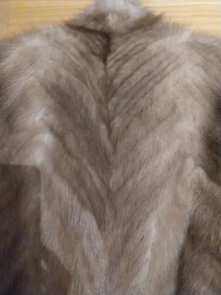 Chaquetón Piel y Pelo Marrón.