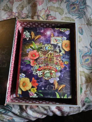 Cajas de carton decoradas La Flor de Cuba,