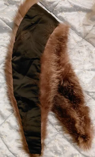 Collo di pelliccia marrone