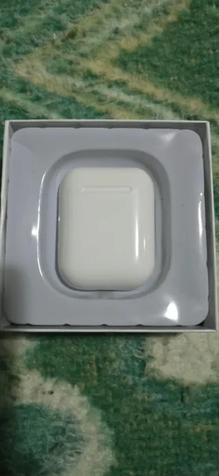 Cascos inalámbricos blancos