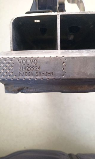 Volvo 98410 32246765 refuerzo paragolpes del xc60