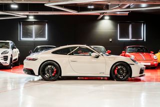 Porsche 911 4 GTS 992 2024
