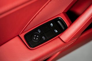 Porsche 911 4 GTS 992 2024