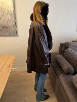 Abrigo de cuero con detalles de pelo auténtico