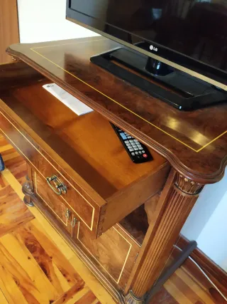 Mueble TV madera con cajón y puertas