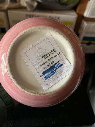 Piccolo vaso bianco con fragole