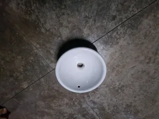 Lavabo de baño blanco