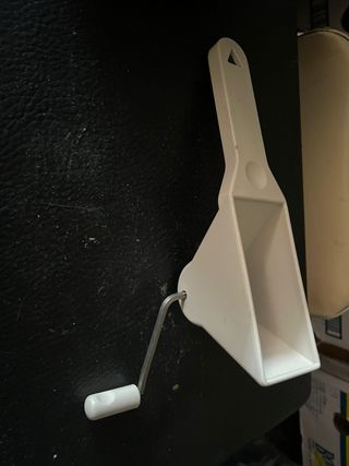 Tritatutto manuale bianco