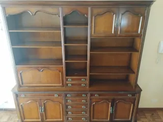 Mueble clásico de salón de madera