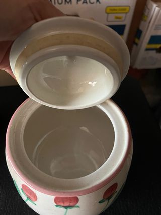 Zuccheriera in ceramica con decoro floreale