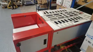 Plegadora de camisetas industrial