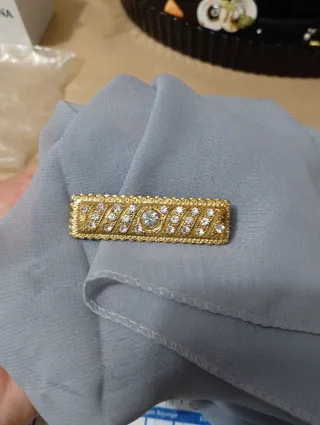 Spilla vintage dorata con strass