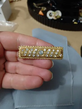 Spilla vintage dorata con strass