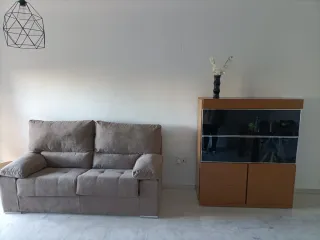 Sofá beige sin estrenar. Con factura