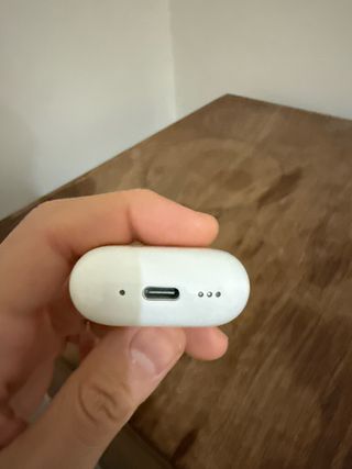 Airpods 4 con cancelación activa de ruido