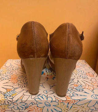 Sandalias de tacón marrones