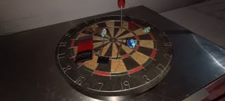 Diana de dardos con dardos