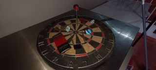 Diana de dardos con dardos