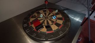 Diana de dardos con dardos