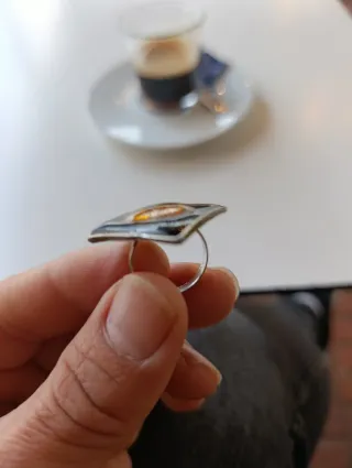 Anillo vintage plata de rey con piedra ámbar y det