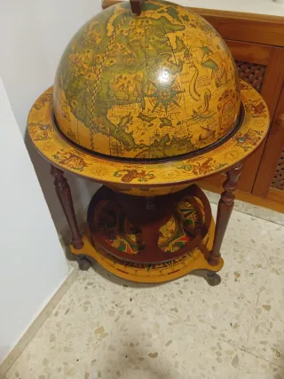 Mueble bar bola del mundo con ruedas