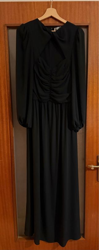 Abito lungo nero con ruches