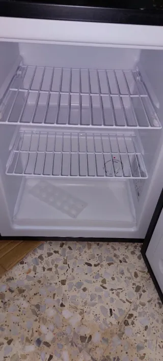 Congelador Bomann negro 40L con marcas exteriores