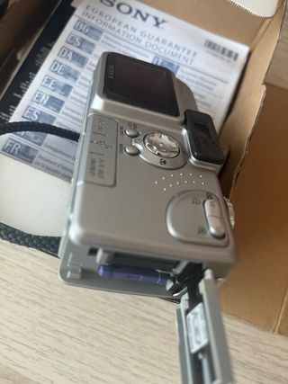 Cámara Sony Cyber-shot 4.0 MP