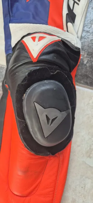 Mono de cuero Dainese sportbike