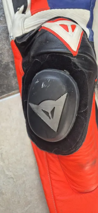 Mono de cuero Dainese sportbike