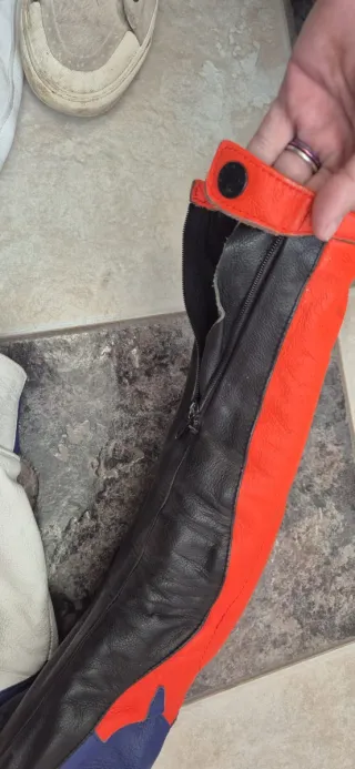 Mono de cuero Dainese sportbike