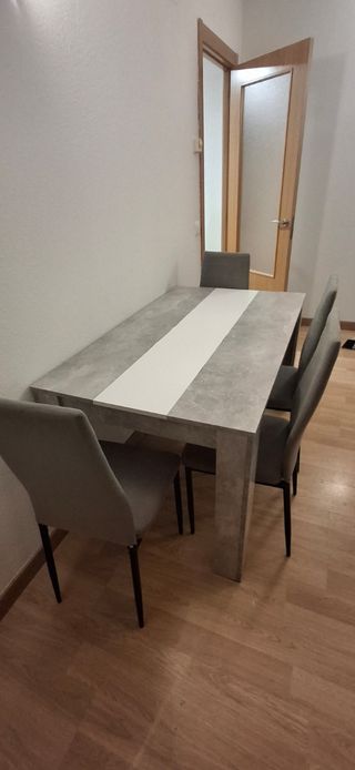 Juego Comedor 4 Sillas Gris y Blanco