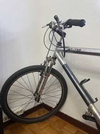 Bicicleta Montaña AT-750 Plata