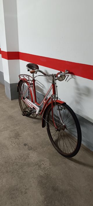 Bicicleta Paseo Roja Vintage