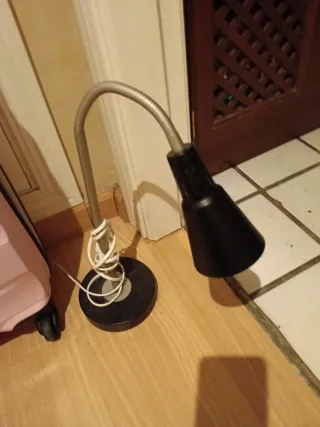 Lámpara flexo negra