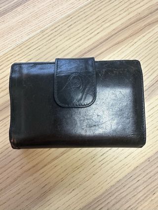 Monedero de piel negro