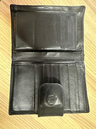 Monedero de piel negro
