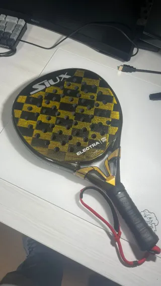 Pala de pádel Siux ST4 2025 Precio no negociable