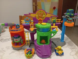 Superzings Laboratorio y Muñecos