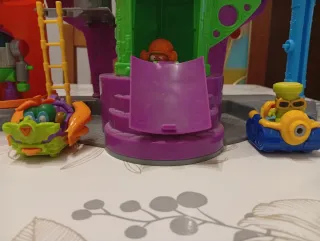 Superzings Laboratorio y Muñecos