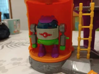 Superzings Laboratorio y Muñecos