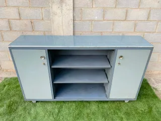 ARMARIO METÁLICO ORIGINAL DE OFICINA AÑOS 70.