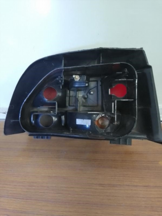 Piloto trasero izquierdo Renault Clio I (1