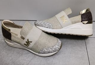 Zapatillas Michael Kors Beige y Doradas