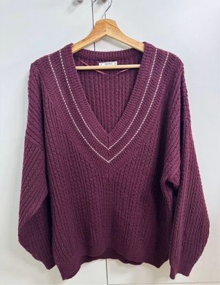 Jersey cuello pico oversize Pull&Bear burdeos