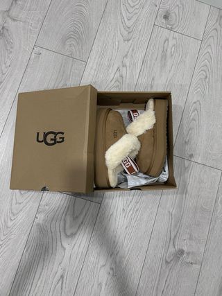 Pantufas UGG Castanhas