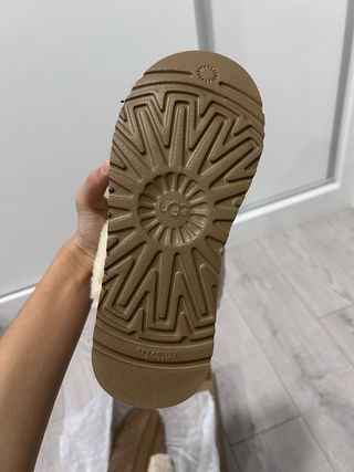 Pantufas UGG Castanhas