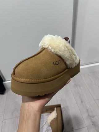 Pantufas UGG Castanhas